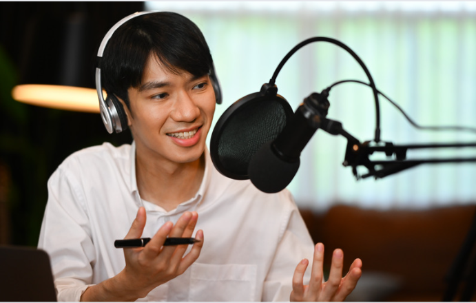 Top 5 Podcast giúp bạn tự học IELTS dễ dàng